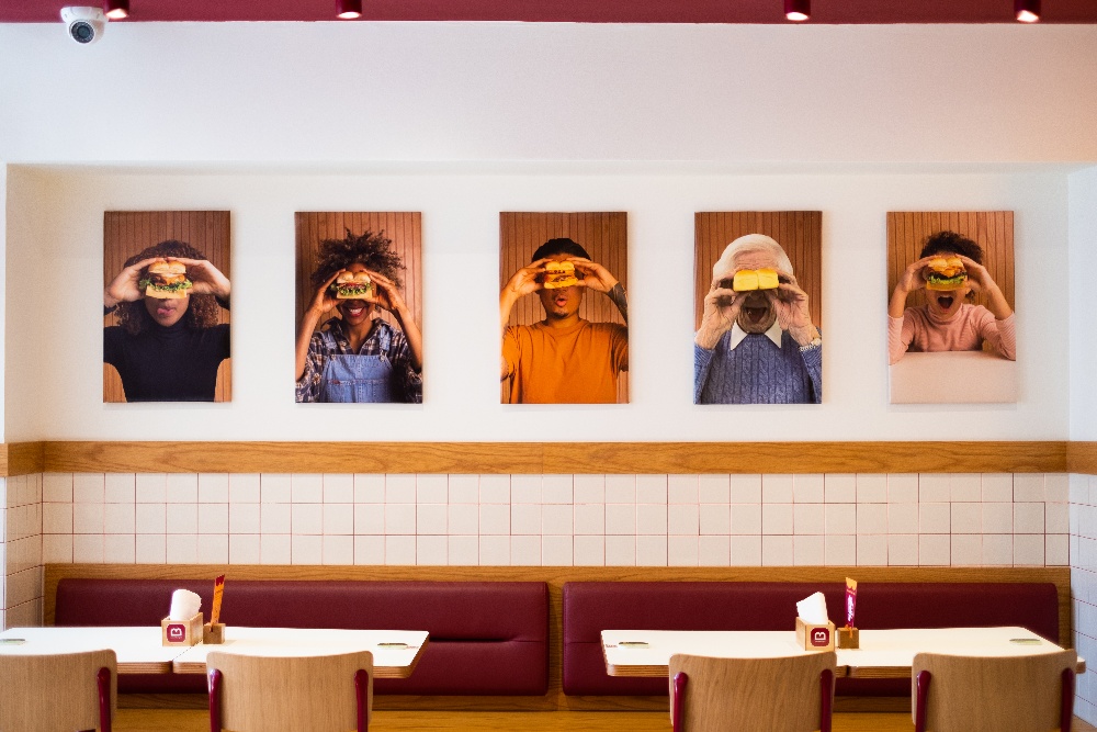 Tilby-Sweetburger-Parete-1